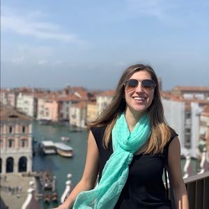 Meet your Posher, Kendra